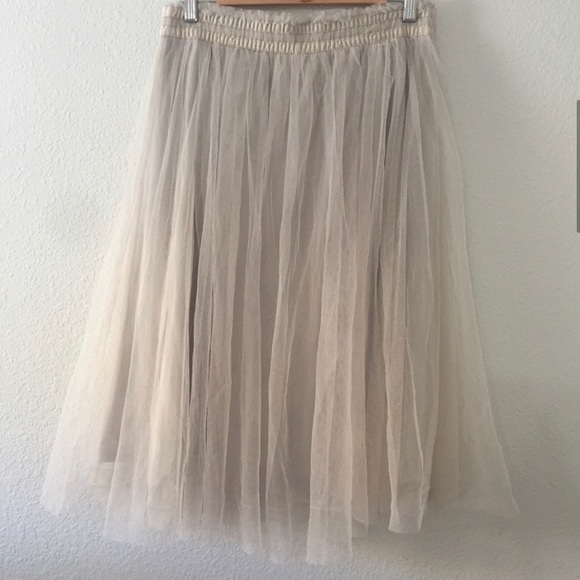 COPY - Lauren Conrad tulle midi skirt - Picture 5 of 5